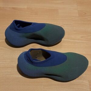 Yeezy Knit RNR Tan Box